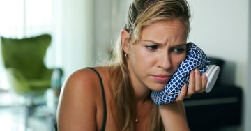 Woman with toothache